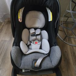 Chicco Keyfit 35 Car Seat 