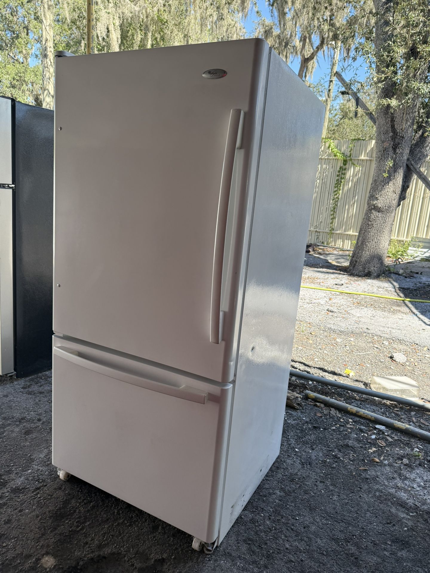 Whirlpool 33-inch Bottom Freezer