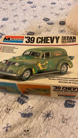 Monogram 1939 Chevy sedan delivery model kit