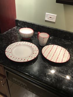 ONEIDA KITCHEN SET