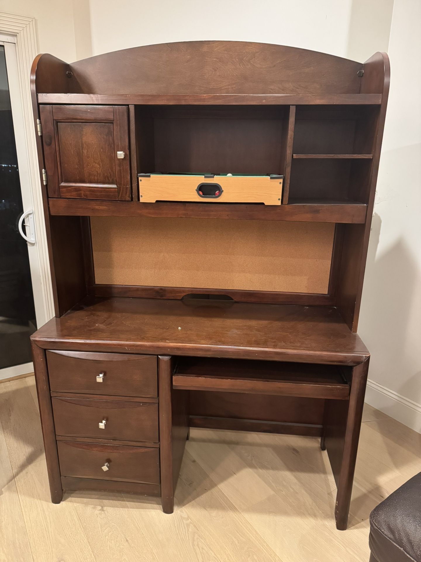 Brown oak Desk With Cabinetry And Drawers 