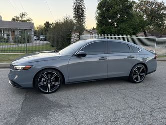 Salvage tÃtulo 2025 Honda Accord Sport Hybrido sin detalles como nuevo cuenta con 20K millas cámara de reversa pantalla grande Apple CarPlay blind S