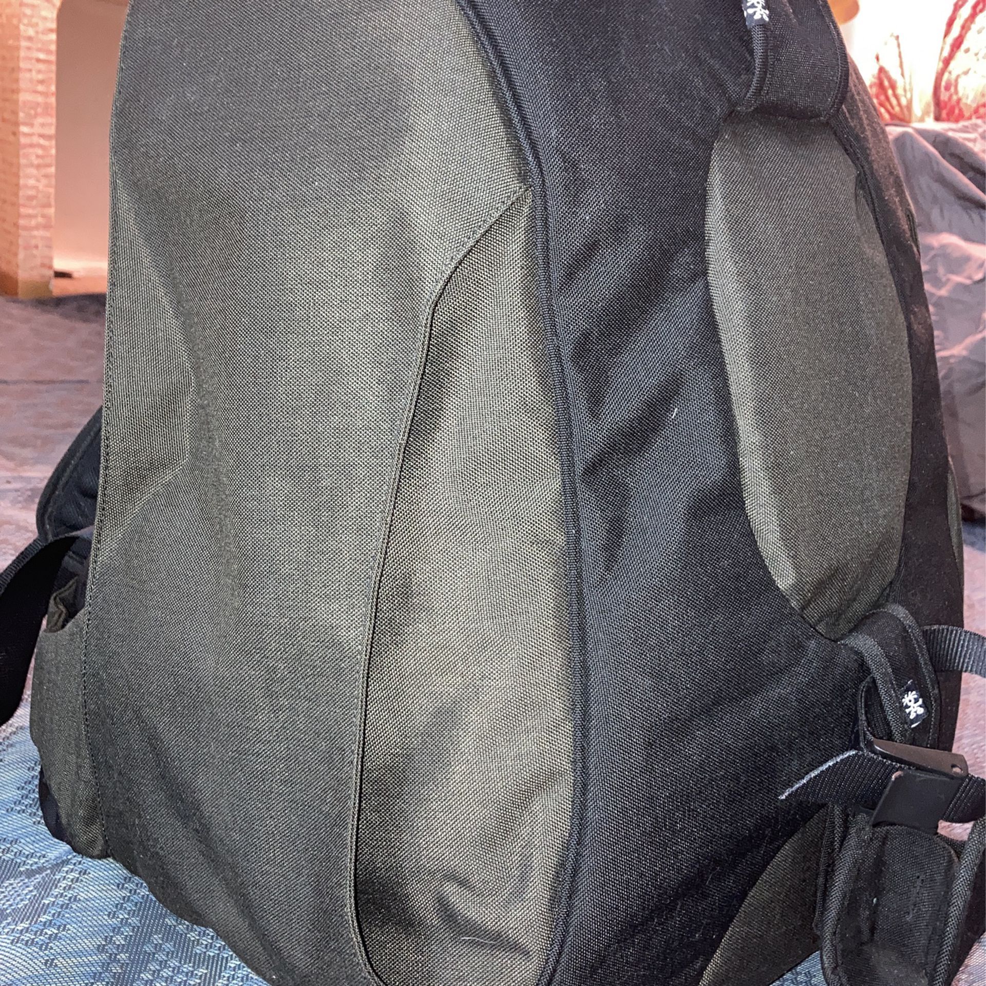 Crumpler C-List Celebrity Backpack LARGE 24x18x14in (17”Laptop Video Camera Tripod) An Entire Movie Set In 1 Carry