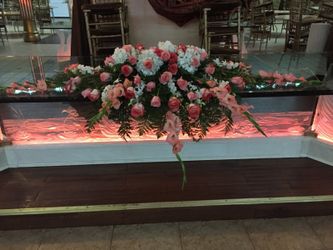 Sweetheart table centerpiece