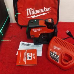 M12 Milwaukee Láser Kit $$350