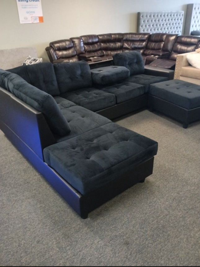 New Sectional With Ottoman And Free Delivery 