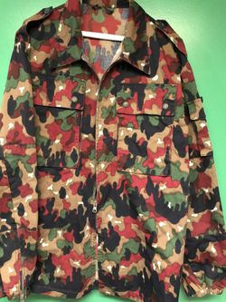 Men military fatigue size XL
