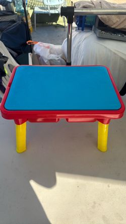 Pre-Owned Kids Kinetic Sand $10