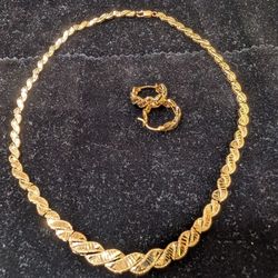 Beautiful 14k Gold Necklace and Earrings Set, 18.5g