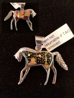 Horse pendant-reversable