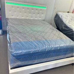 QUEEN SIZE BED AND MATTRESS  🆕️