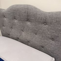 Twin Mattress + Headboard / Bed frame 