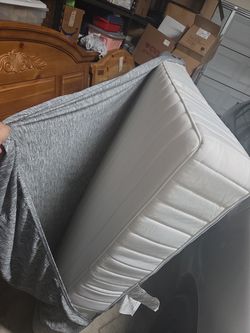 Full size mattress
