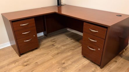 FREE Desk - Excellent Condition!