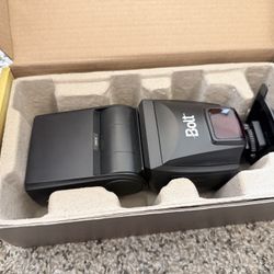 Bolt VS-570SMI Wireless TTL Flash for Sony Cameras