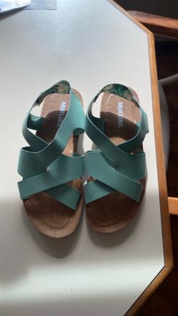 Women’s Sandals - Size 8