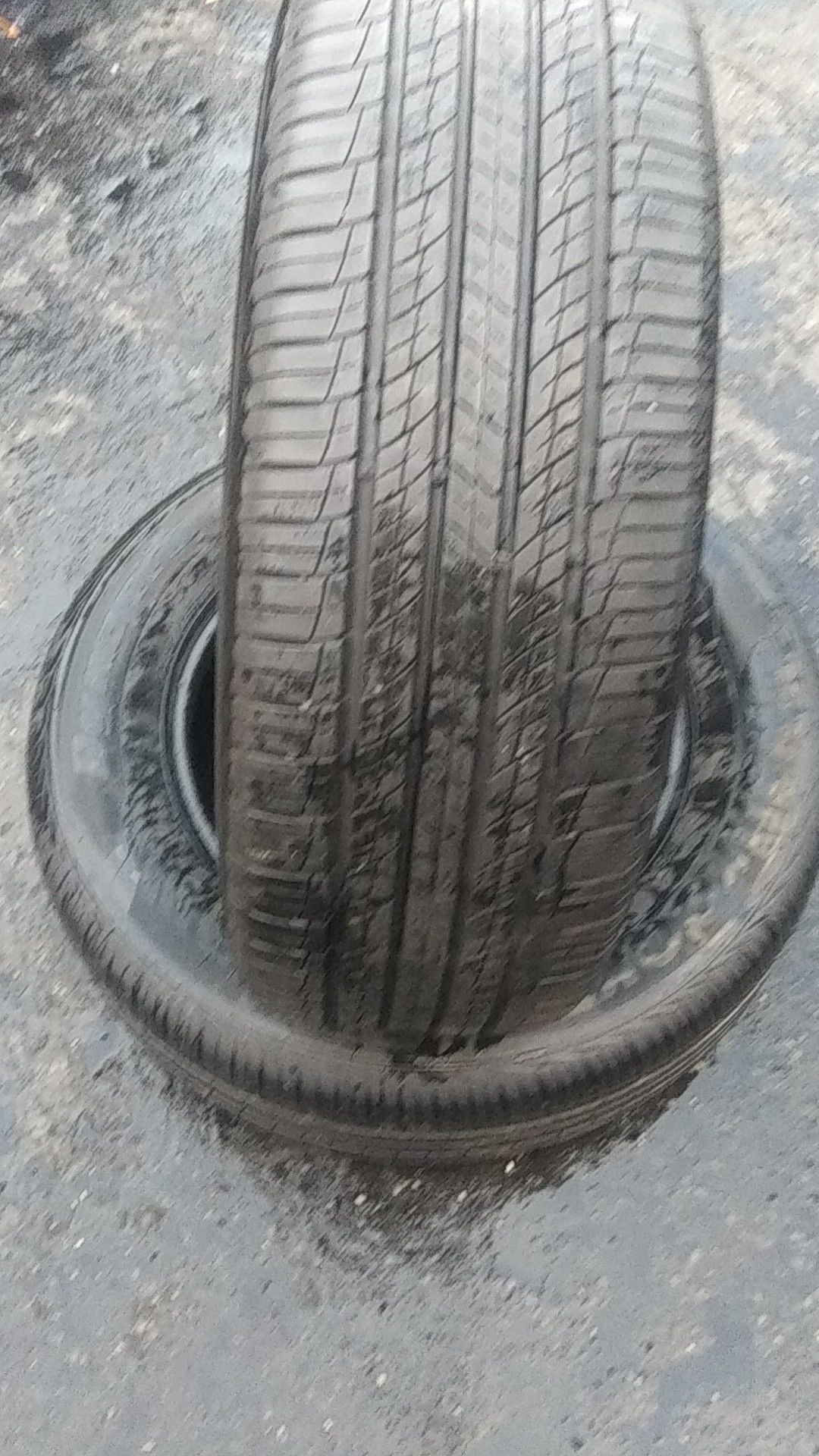 2 used tire hankook 235/65/17