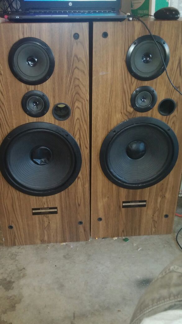 VINTAGE PIONEER 3 WAY SPEAKERS CS-M551�