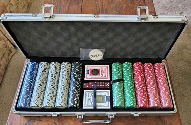 Poker chips set