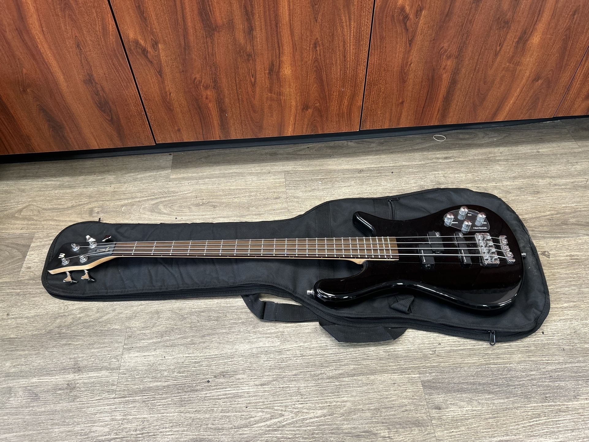Warwick Streamer LX 4 String Bass Guitar