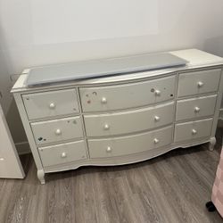 Pottery Barn Teen Lilac 9 Drawer Teen Dresser And Desk