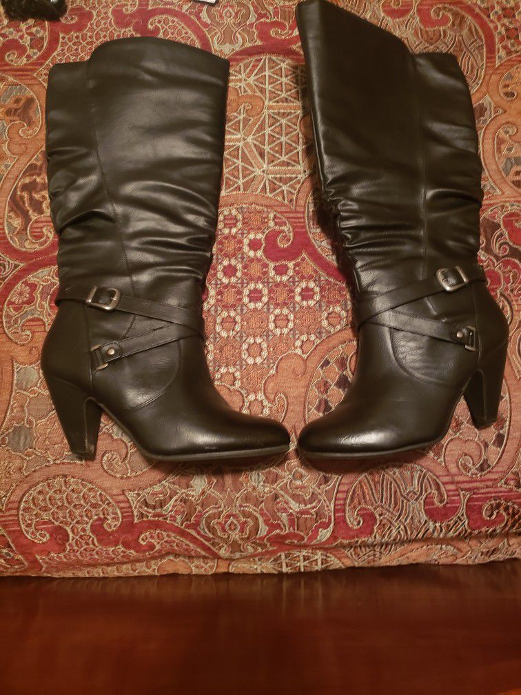 2 Pair Of Black Boots 