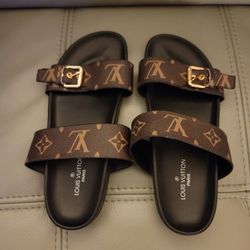 Slide  Sandals Size 7