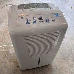 Dehumidifier 