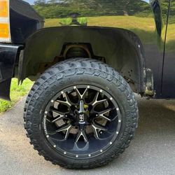 Set of 4 Hardrock Affliction Rims and tires
