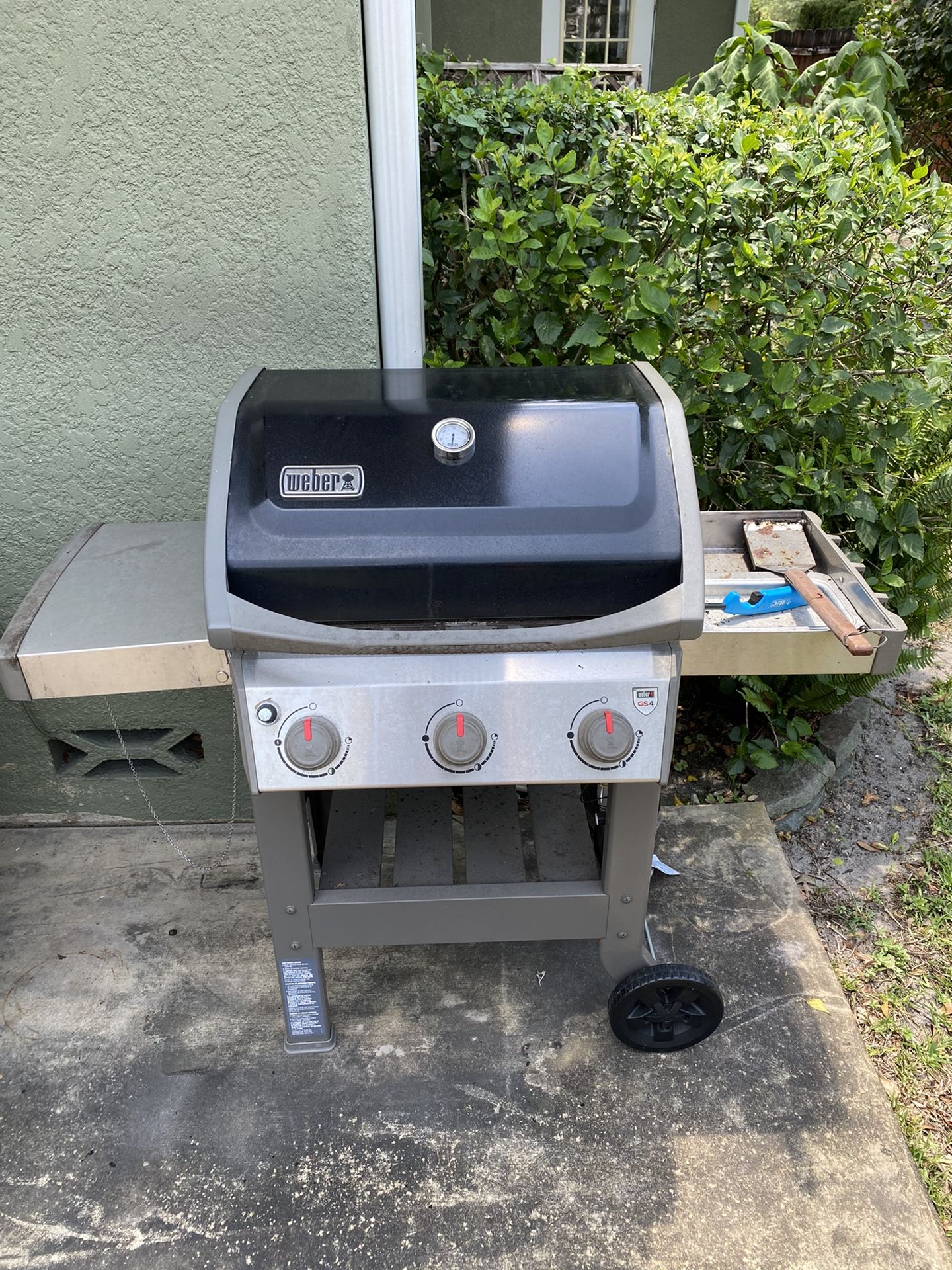 er 3 Burner Gas Grill With Cover for Sale in Orlando, FL OfferUp