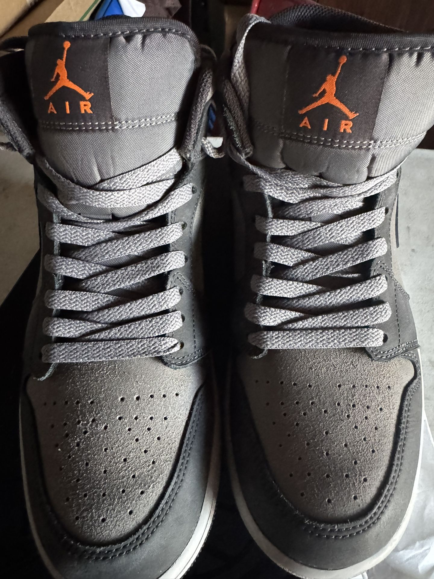 Air Jordan 1 Mid SE