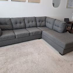 2 Piece Sectional w/ Fold Out Bed (Full Size)