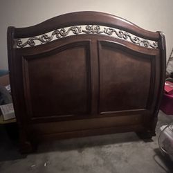 Queen Red Oak Bed Frame 