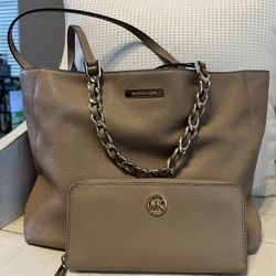 Michael Kors Tote Purse & Wallet 👜 
