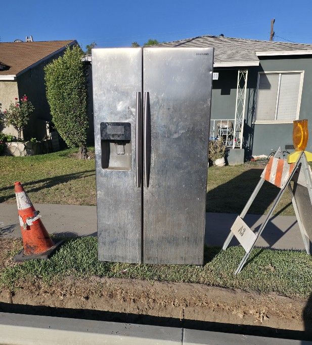 Free Fridge For Parts or Recycling