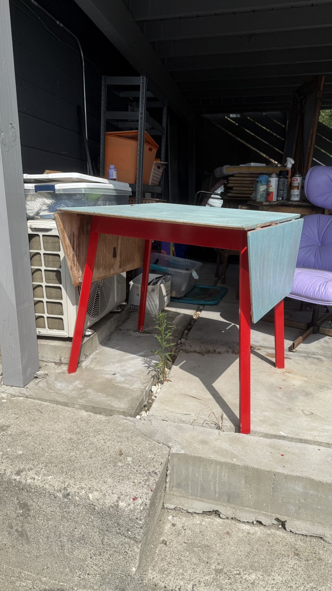 FREE TABLE