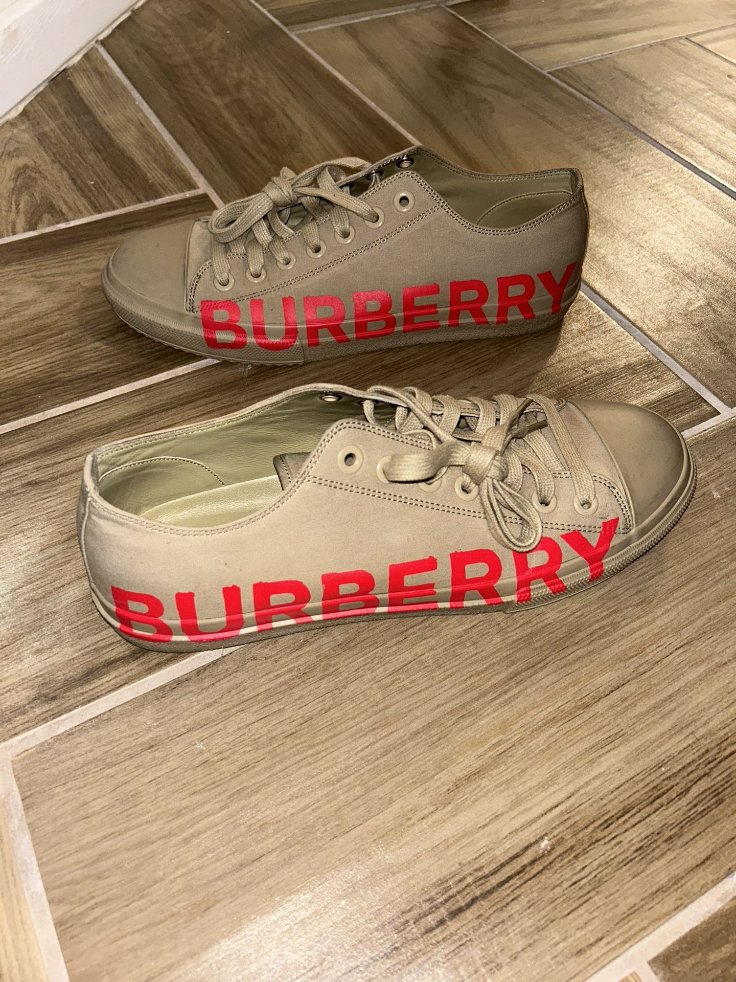 Burberry Larkhall M Low 