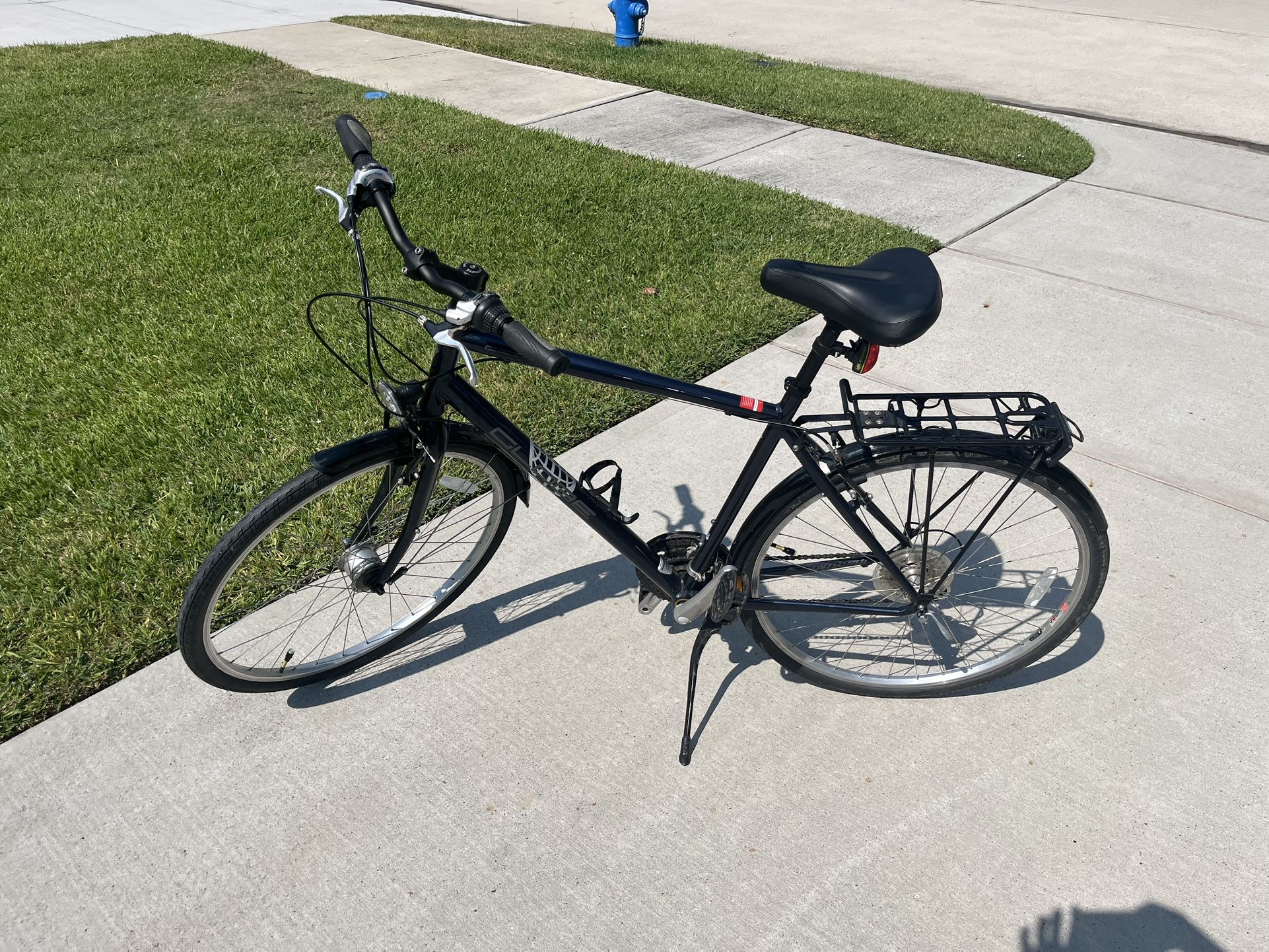 Specialized CITY7 Globe 58cm – City Commuter Bike + Helmet & Accessories 