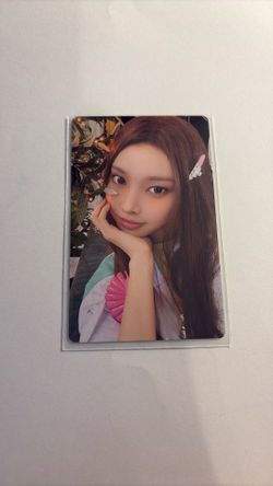 ILLIT yunah mamihlapinatapai photocard