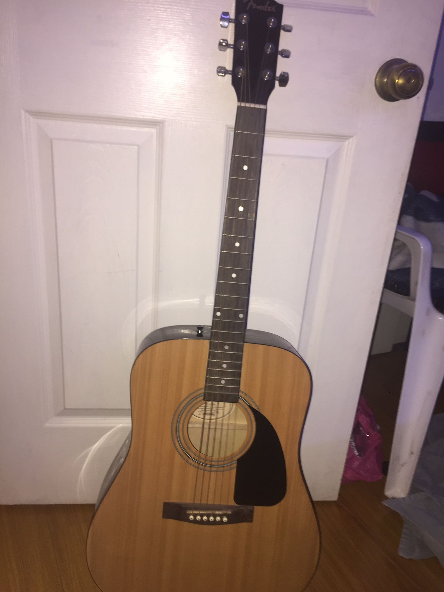 FENDER SIX STRING GUITAR