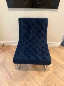 Safavieh 25” 30”d 32”h