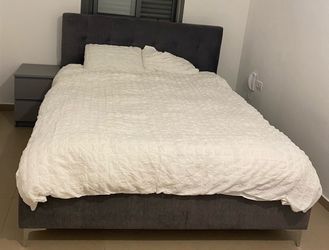 Custom bed queen size mattress not