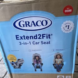 Graco Extend To Fit  3 In 1 Car Seat ** New* Msrp $300