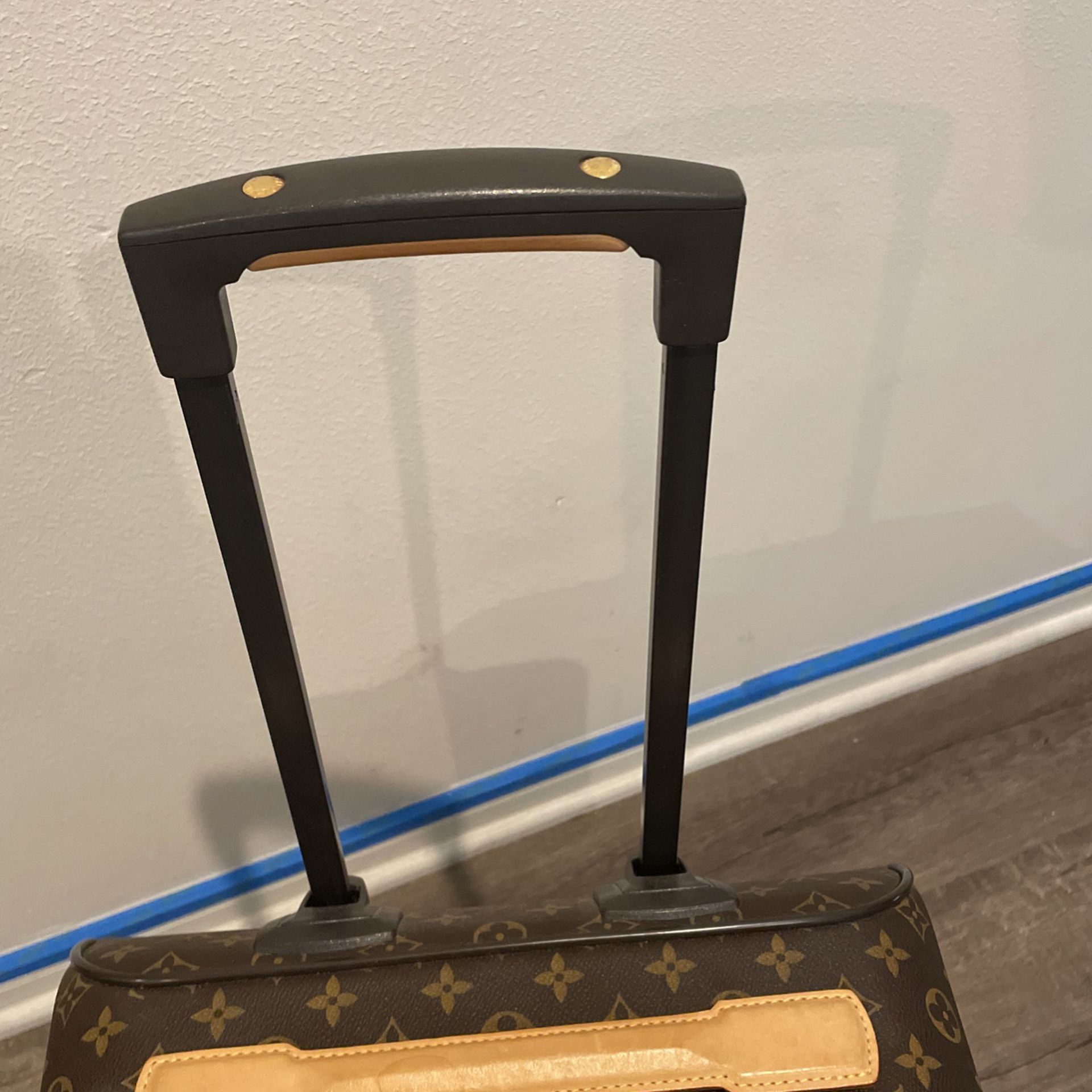 Authentic Louis Vuitton luggage tag for Sale in St. Louis, MO - OfferUp