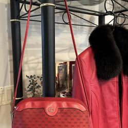 Women’s Crossbody Gucci Leather Purse