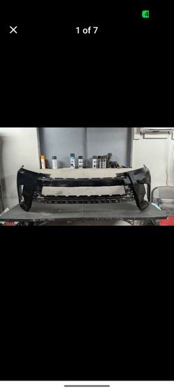 2017-2018-2019-2020 JEEP GRAND CHEROKEE FRONT BUMPER OEM USED #10591