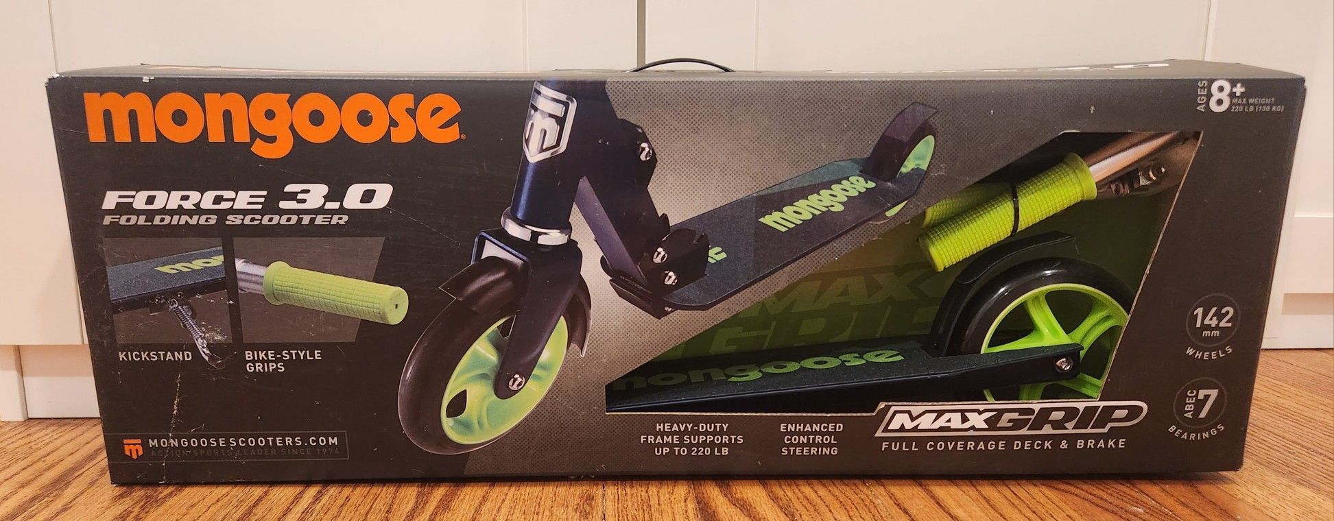 New in box Mongoose Force 3.0 Folding Scooter in Blue / Green