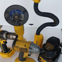 Dewalt combo 18 volt set drills,grinder,flashlight