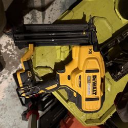 Dewalt. Nailer 18  