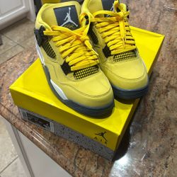 Jordan 4 "Lightning"